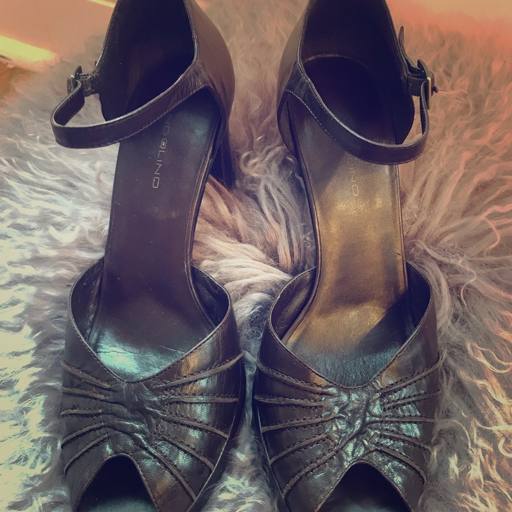 Vintage Bandolino heels  with ankle strap
